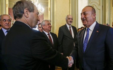 دست دادن وزیر خارجه ترکیه و سوریه پس از یک دهه اختلاف و درگیری