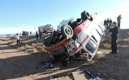 مصدومیت ۱۵ کارگر معدنی در حادثه واژگونی مینی‌بوس در بافق یزد
