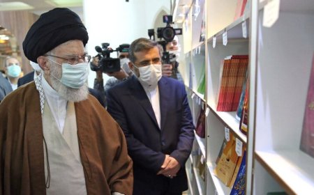 رهبر معظم : غلبه  داستانهای خارجی مربوط به کودک عیب بزرگی است