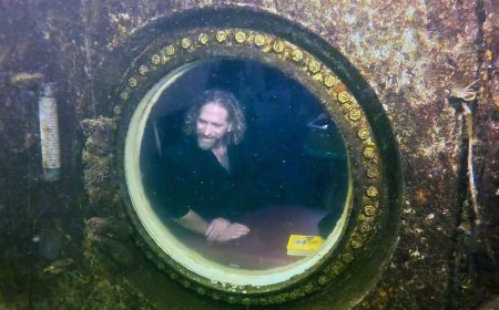 عکس| رکورد زندگی زیر آب شکسته شد