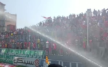 فیلم درگیری هواداران نساجی و پرسپولیس را ببینید