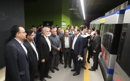 بازدید فرمانده قرارگاه سازندگی خاتمالانبیا(ص) با همراهی مدیریت شهری شیراز از خط ۲ مترو