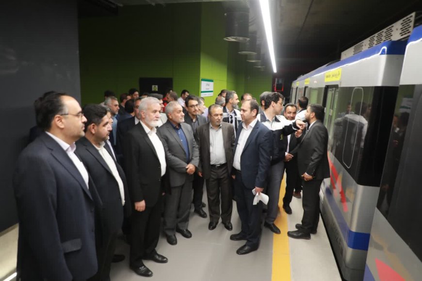 بازدید فرمانده قرارگاه سازندگی خاتم‌الانبیا(ص) با همراهی مدیریت شهری شیراز از خط ۲ مترو