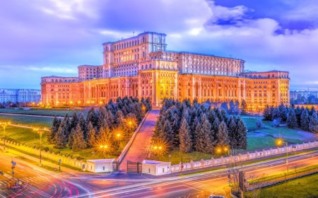 ساختمان غول‌پیکری که در حال فرورفتن در خاک است!