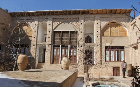 مشکلات خانه تاریخی میرزا هدایت الله وزیر دفتری آشتیان رفع میشود