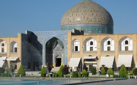 معماری صفوی یا معماری معناگرایی