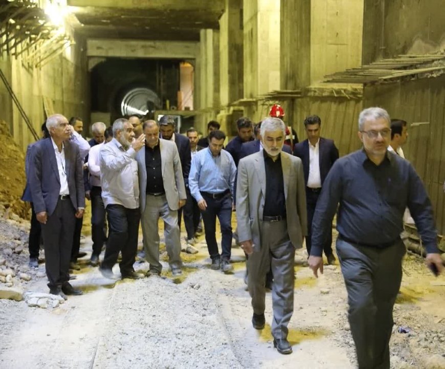 بازدید رئیس و اعضای کمیسیون حمل‌ونقل، ترافیک و عمران شورای اسلامی شهر شیراز از عملیات اجرایی پروژه فاز دوم خط دو مترو
