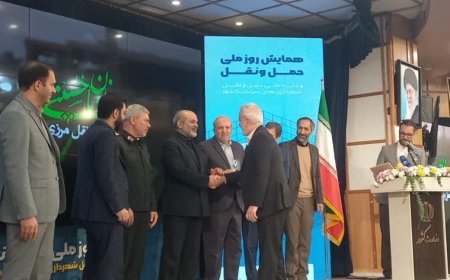 شهرداری شیراز از سوی وزیر کشور به عنوان شهرداری برتر مورد تقدیر قرار گرفت