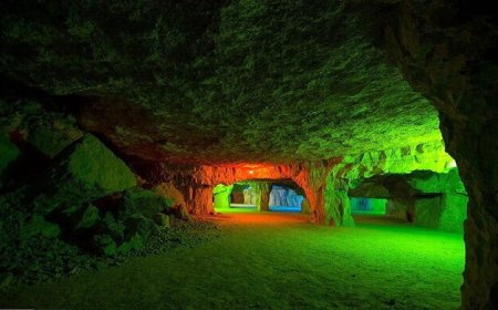 عجیب‌ترین غار دست‌ساز جهان با ۱۰۰ ستون سنگی در ایران! | غاری که طی ۳۵۰ سال برای امرار معاش کنده شده است