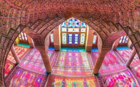 معماری مسحورکننده مسجد نصیرالملک
