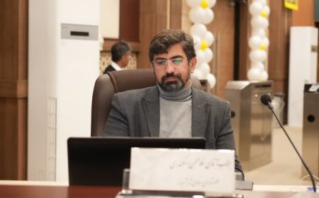 با کارمندان متخلف شهرداری برخورد قاطع صورت گیرد