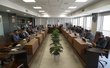 بررسی تقویت همکاری در حوزه‌های مختلف در دیدار شهرداران شیراز و بندرعباس