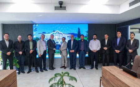 چرخش مدیریتی مرسوم در شهرداری شیراز موجب تحول ساختاری میشود/ شهرداری شیراز در ریل سازندگی و پیشرفت قرار دارد