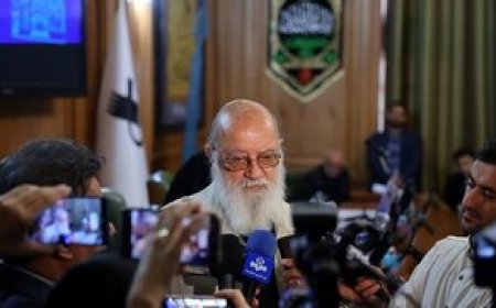 زاکانی هنوز شهرداری نمی‌رود؛ چرا؟