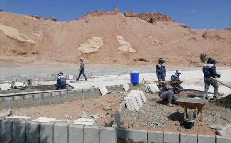 شهرداری کرمان حریم قلعه باستانی دختر را بتن‌ریزی و سنگفرش کرد