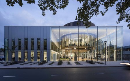 نماهای شیشه ای، کلیشه نمایش دموکراسی