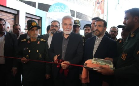 حضور مقامات استانی و شهری در افتتاحیه نمایشگاه «روایت اقتدار» در شیراز