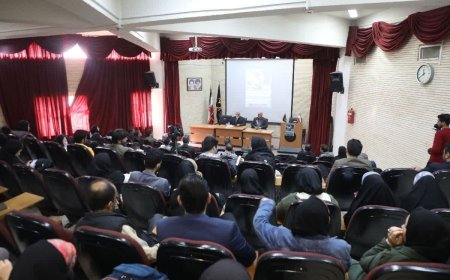 دانشجویان، ناظران و منتقدان سند ۲۰‌ساله شیراز باشند/ کلان‌شهر شیراز در آستانه تحولی عظیم در اجرای زیرساخت‌های گردشگری است