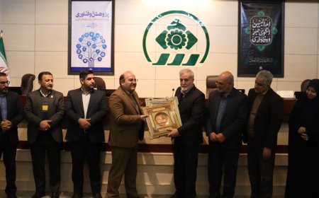 تجلیل مدیرعامل شرکت توزیع نیروی برق شیراز از مدیریت شهری و شهردار این کلانشهر در امر فرهنگسازی مدیریت مصرف برق