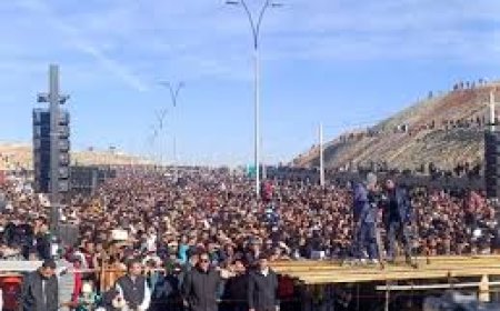 تصاویر هوایی از ثبت رکورد بزرگترین پیاده روی کشور و ازدحام جمعیت مردم با نشاط شیراز با توزیع هزار دوچرخه برای هوای پاک