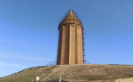 گنبد قابوس پشت داربستها؛ فرونشست گریبان بلندترین برج آجری جهان