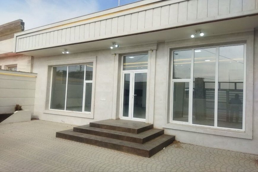 تمامی خانوادههای جانباختگان طبس خانههای خود را تحویل گرفتند