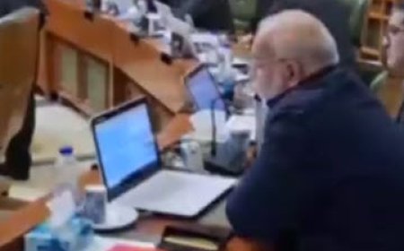 پیدا کردن یک مسئول در شهرداری گاهی ماهها طول میکشد/ آقای چمران شلاقهای شما چه شد؟