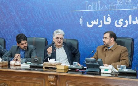 دیدار معاون شهرسازی و معماری وزیر راه و شهرسازی با استاندار فارس و شهردار شیراز