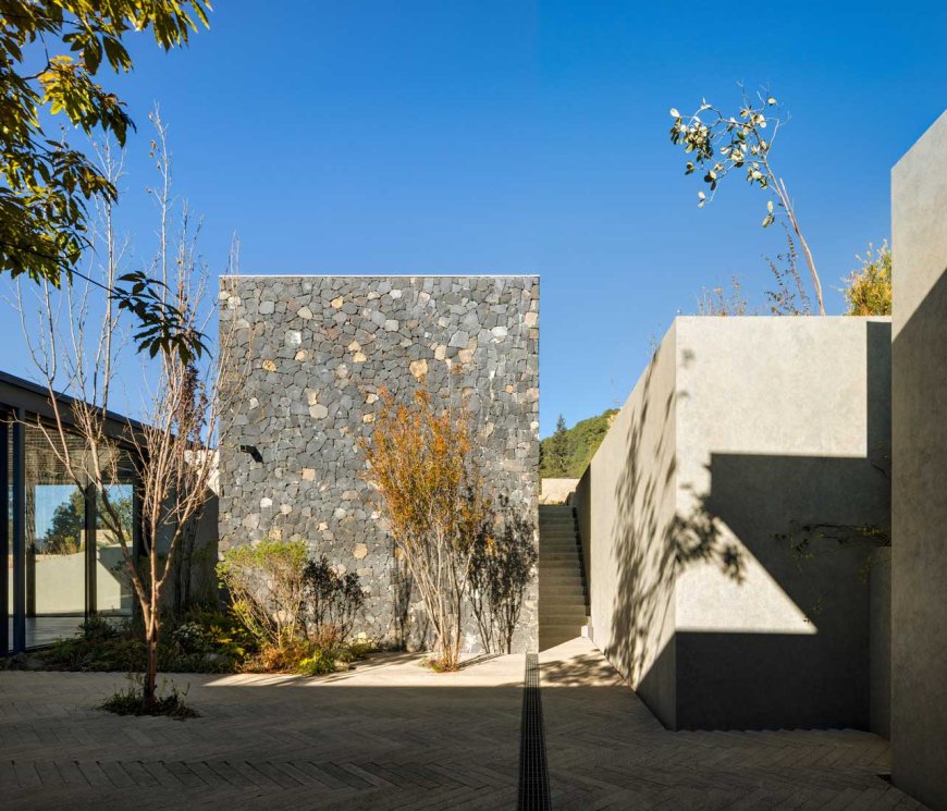 نگاهی به پروژه Hill House | طرحی از Manuel Cervantes Estudio