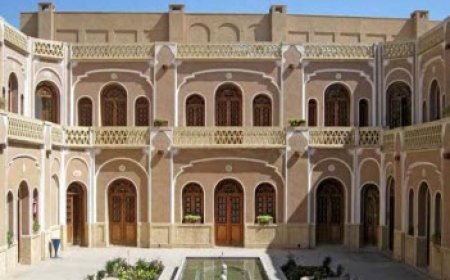 معماری خاص خانۀ قاجاری در یزد که حالا «دانشکدۀ معماری» است