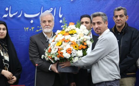 شهردار کلانشهر شیراز خبرنگار افتخاری رسانهها شد