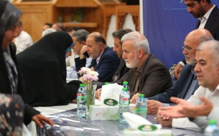 تبلور تعامل مردم و مسئولان در میز خدمت مدیریت شهری شیراز