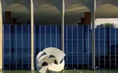 بررسی کاخ ایتاماراتی، که با عنوان «کاخ قوس‌ها» نیز شناخته می‌شود