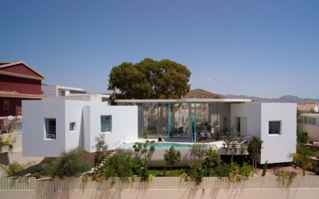 معماری و طراحی داخلی خانه ویلایی دو زبانه