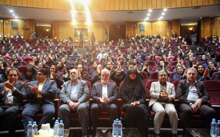 گرامیداشت روز دختر با نگاه ویژه به جایگاه بانوان در مدیریت شهری شیراز