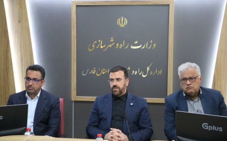 بازدید استاندار فارس از بخش‌های مختلف اداره کل راه و شهرسازی
