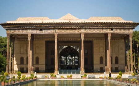 معماری کاخ چهلستون