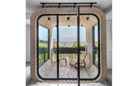 وقتی سنگ و آجر در شیراز به انحنا می‌رسند؛ نمای عالی یک سازه ایرانی