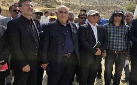 بازدید مدیرعامل شرکت ساخت و توسعه زیربناهای حمل و نقل از پروژه تکمیل تونل محرم در محور کازرون - کنارتخته