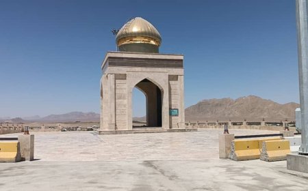 بمناسبت  هفته دولت مقبره یادمان شهدای گمنام شهر بهمن افتتاح شد