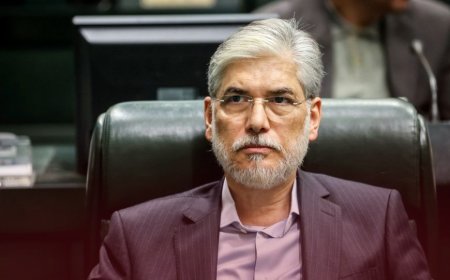 وزیر علوم وارد شیراز شد