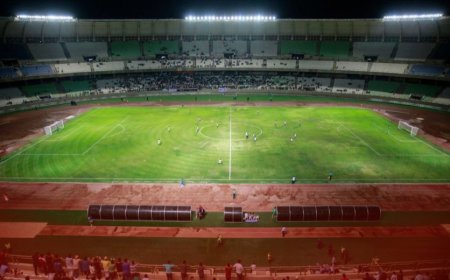 تعلیق میزبانی ورزشگاه پارس شیراز: حادثه سقوط صفحه فلزی و ضرورت بازنگری در ایمنی ورزشگاه‌ها