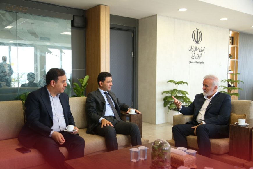 دیدار شهردار شیراز و سفیر ارمنستان پیشدرآمد جشن صدمین سال ارکستر فیلارمونیک و همنوایی «ای ایران» در تختجمشید