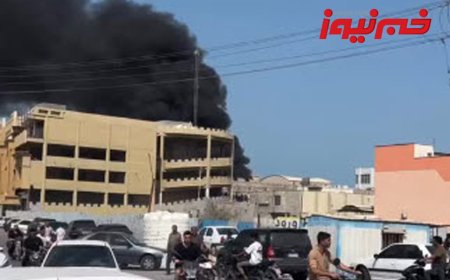 مهار ۸۰ درصد آتش در بازار قشم / عملیات لکه‌گیری در مرحله پایانی