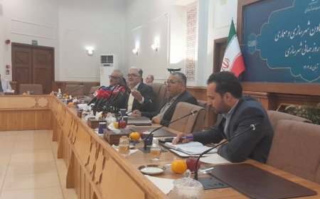 معاون شهرسازی و معماری وزیر راه و شهرسازی در جمع خبرنگاران: ماده ۵۰ قانون برنامه هفتم  اصلاح می شود/ زمین را نباید اسراف کنیم