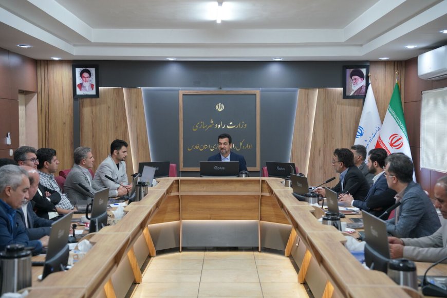 نشست تخصصی بازآفرینی شهری با محور نهادسازی محله‌ای در فارس برگزار شد