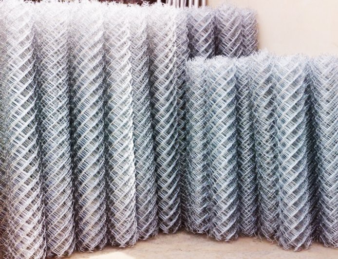 مقایسه تخصصی توری مش، فنس و رابیتس؛ بهترین انتخاب برای سازه، نما و حصارکشی